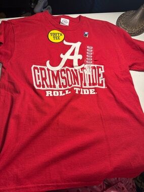 Delta Pro Weight Youth Tee in Red and Blue Logo